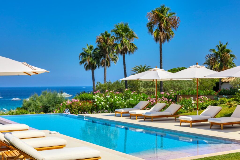 Luxury rental Retreats and villas by V1 retreats Pampleonne beach Saint Tropez