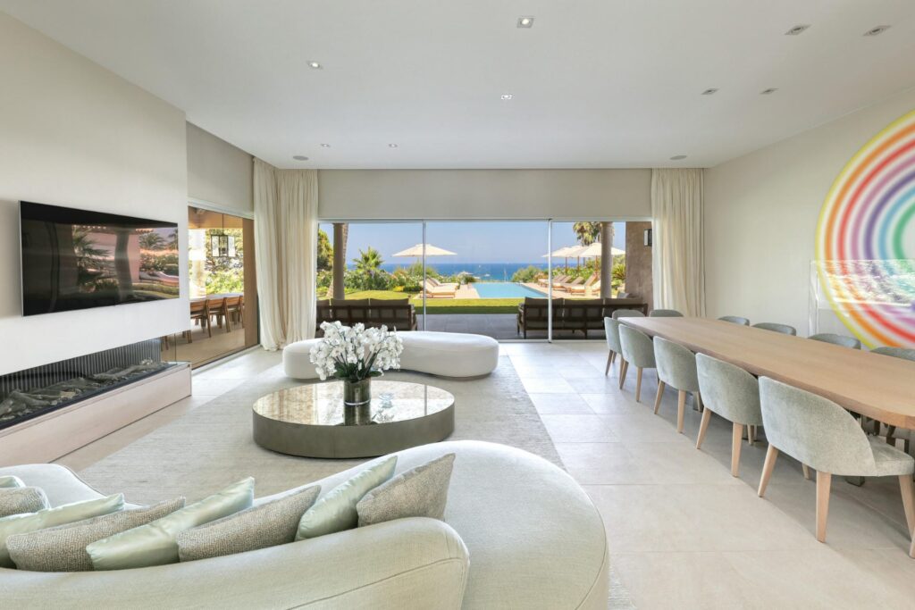 Luxury rental Retreats and villas by V1 retreats Pampleonne beach Saint Tropez